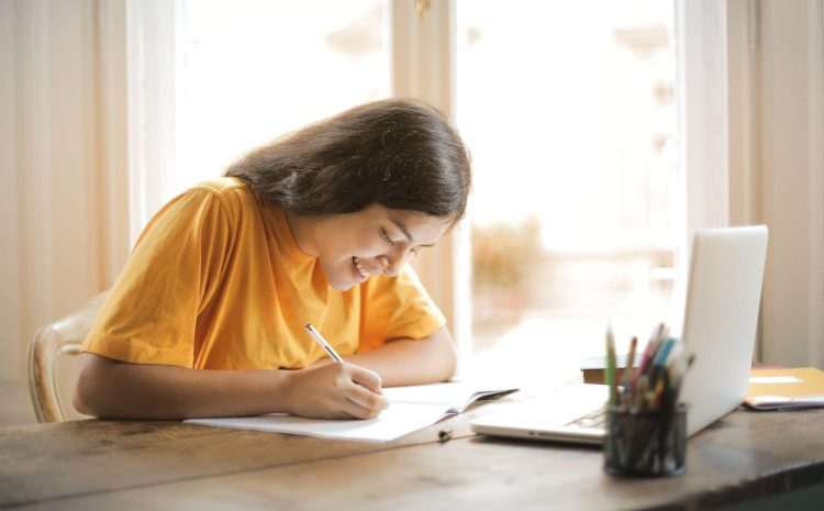  Essays for Sale Online: Advantages and Disadvantages